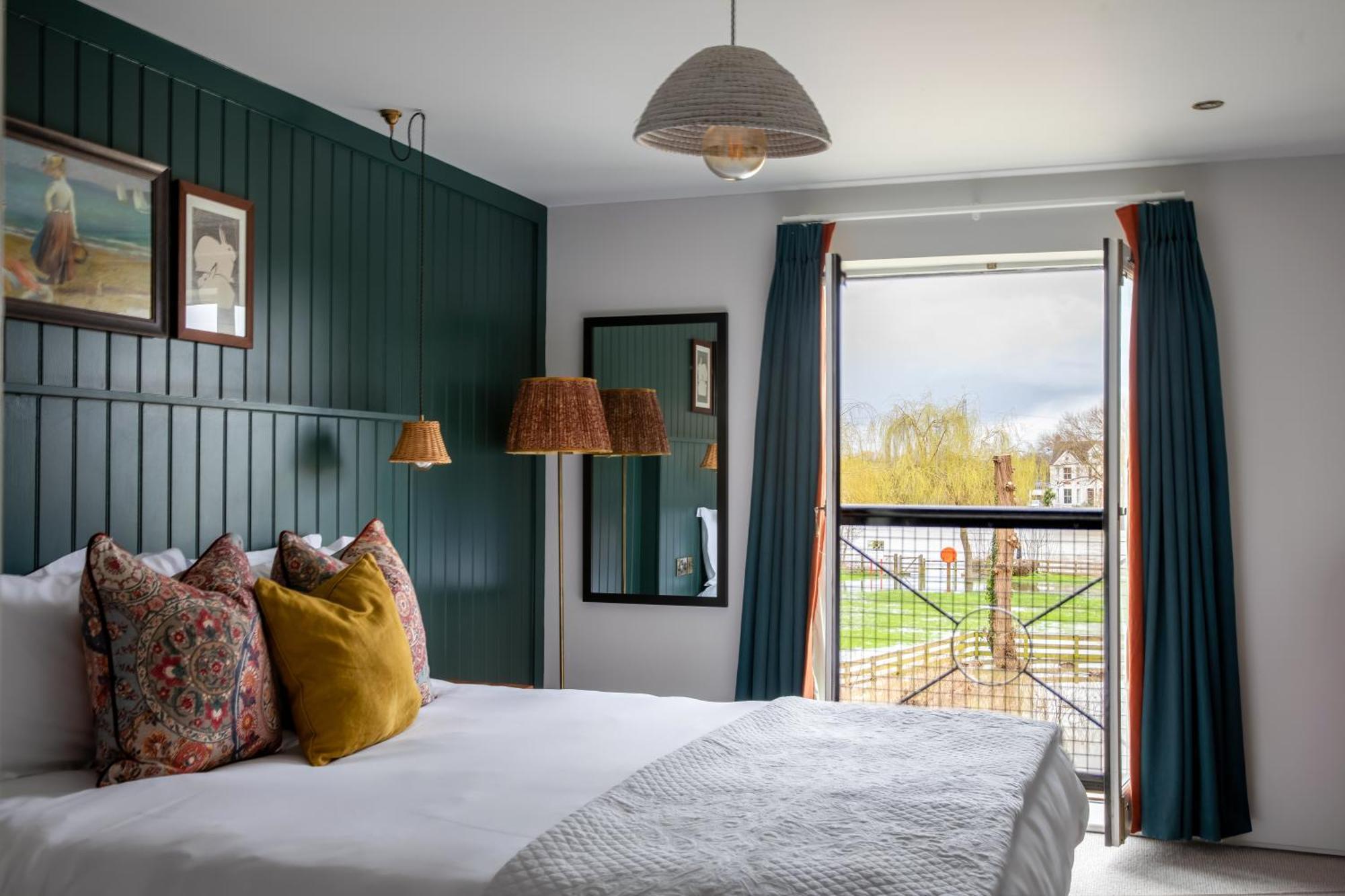 The Bridge Hotel Chertsey Luaran gambar