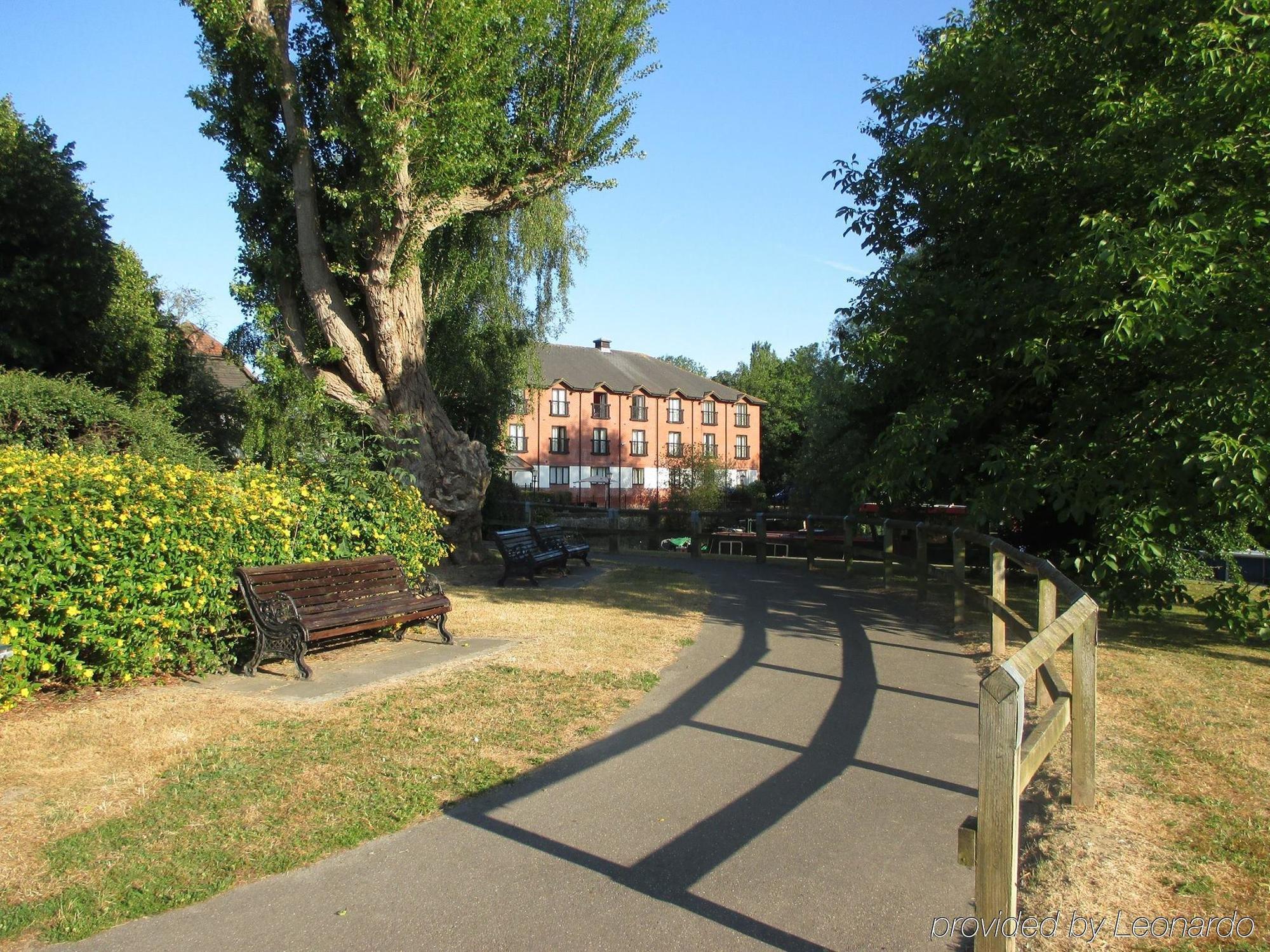 The Bridge Hotel Chertsey Luaran gambar