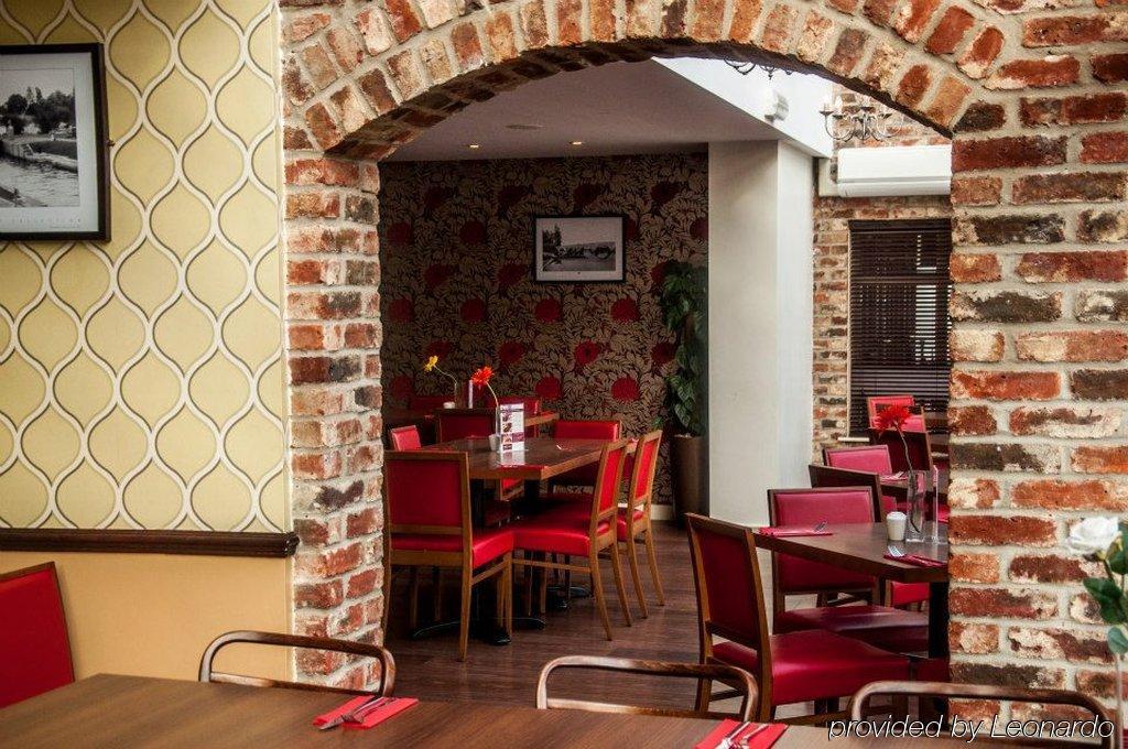 The Bridge Hotel Chertsey Luaran gambar