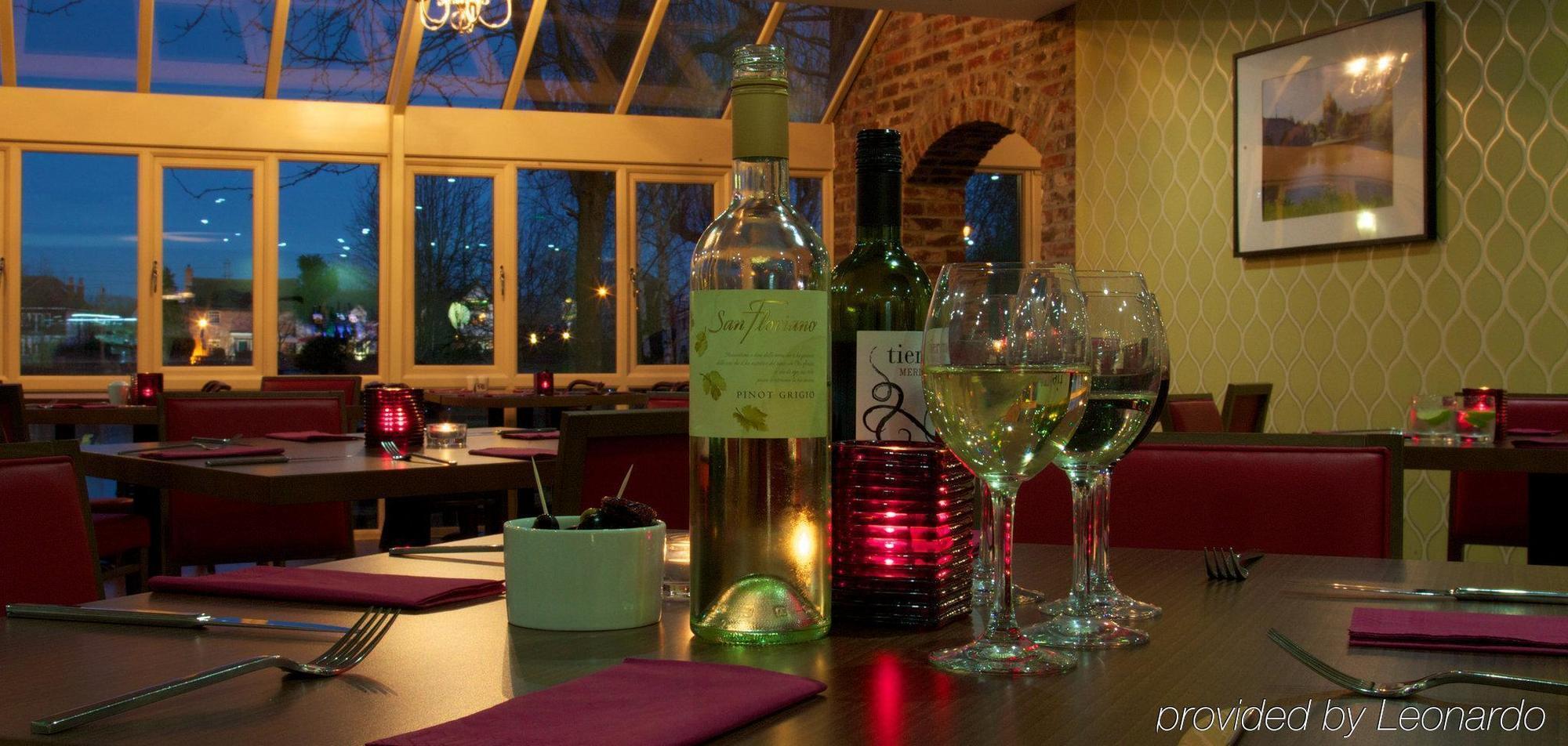 The Bridge Hotel Chertsey Restoran gambar