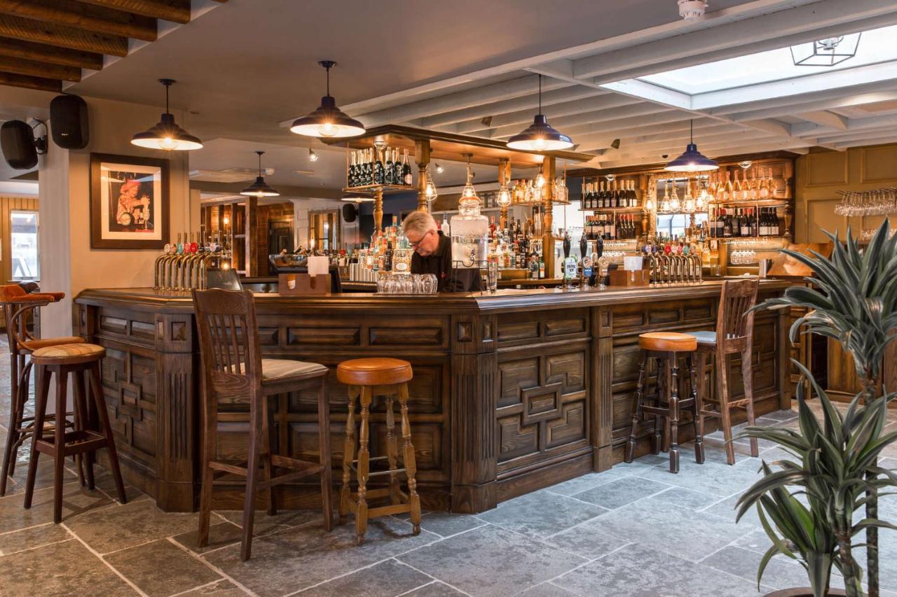 The Bridge Hotel Chertsey Luaran gambar